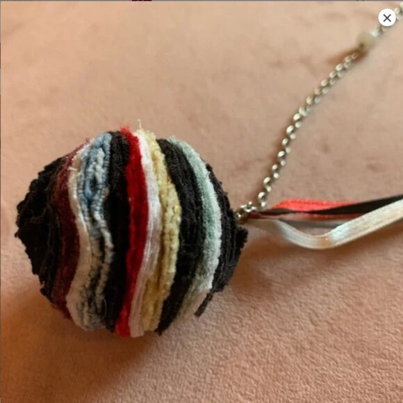 Handmade long necklace with fabric pompom ribbons and beads red blue white black - Picture 8 of 9